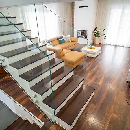 Marieta Villa